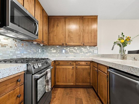 4th image of 6122 Sheraton Pl