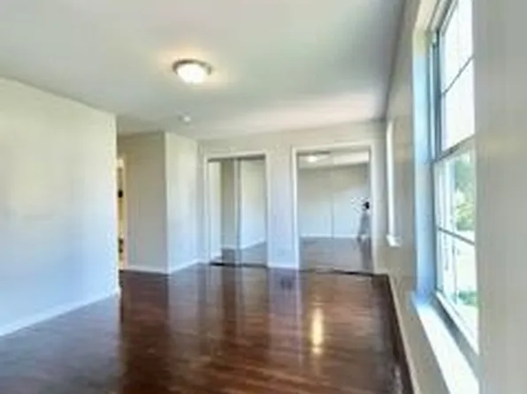 271 Grant Avenue image 7 of 19