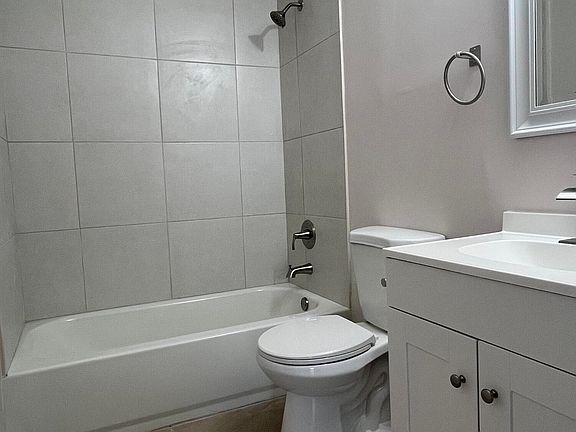 3rd image of 1457 W 32nd Street