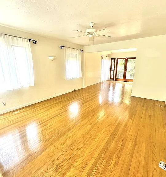 9012 Phyllis Ave — Photo 15