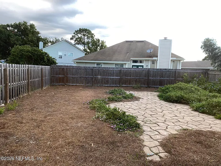12323 Silent Brook Trl N — Photo 27