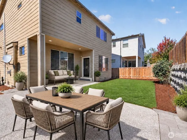 22437 SE 283rd Street, Maple Valley, WA 98038