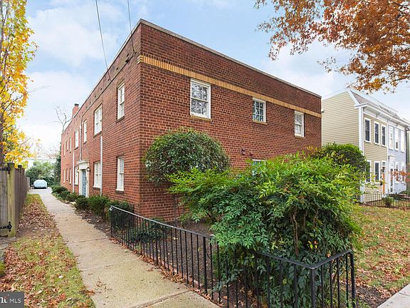 3rd image of 415 N West St APT 1