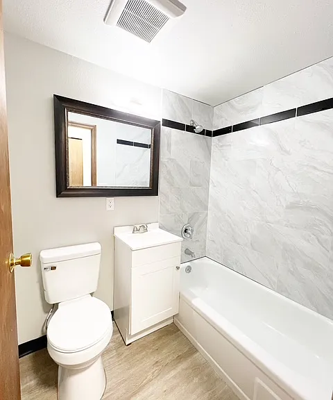 637 Pleasant Ave #202 — Photo 8