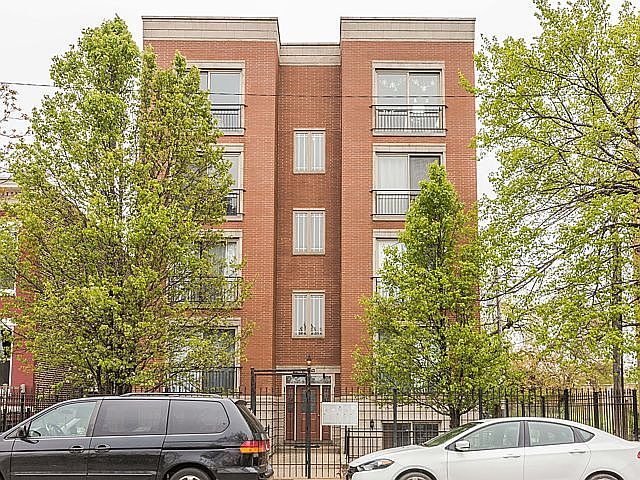 1st image of 2743 W Congress Pkwy APT 1