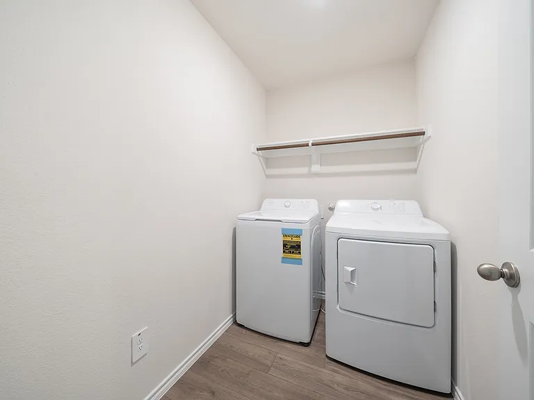 729 Orchid Way — Photo 22
