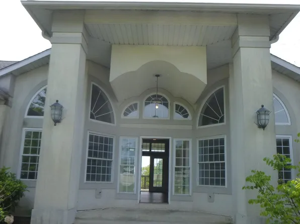 5 Hickory Ln E, Pilesgrove, NJ 08098