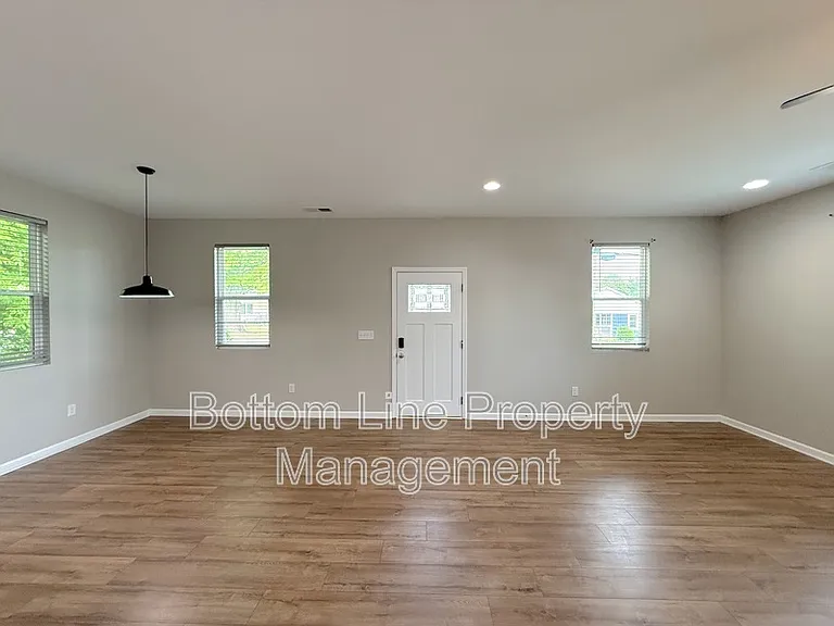 641 Central Dr NW — Photo 2