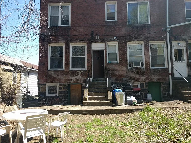 1806 Shady Ave — Photo 7
