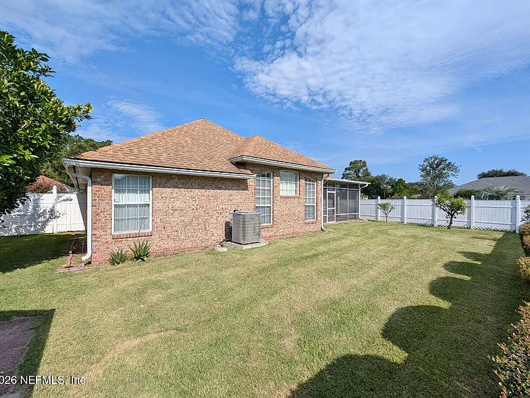 2413 Cedar Trace Dr W — Photo 29