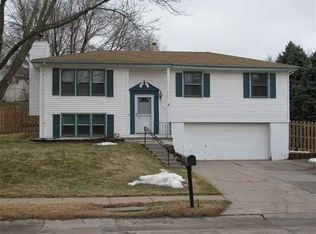 14306 Grant St, Omaha, NE 68164