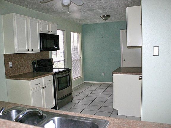 5th image of 17515 Davenway Dr