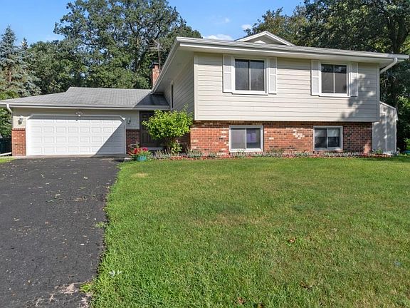 2nd image of 12903 Jackson Cir NE
