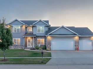 6501 Gibson Dr NE, Cedar Rapids, IA 52411