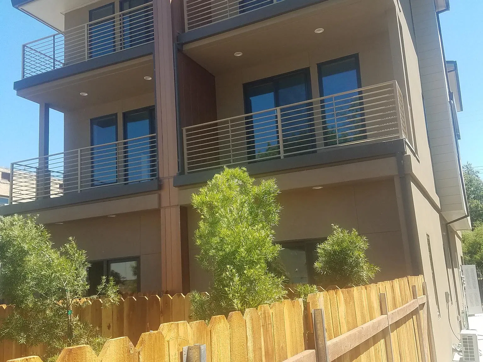Studio, 495 sqft, $2,495 — Photo 4