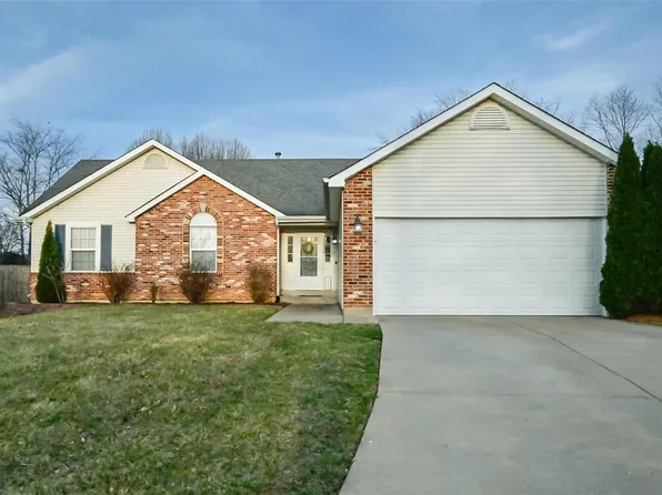 1494 Cochise Dr, O'Fallon, MO 63366