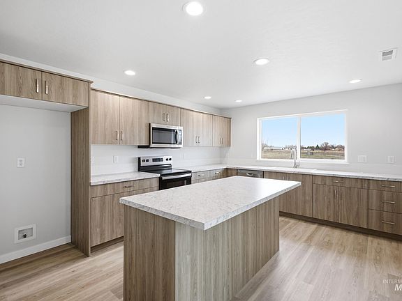 3rd image of 1557 Covington St