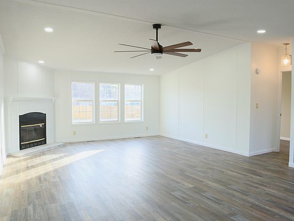 4th image of 712 Libbys Ln.