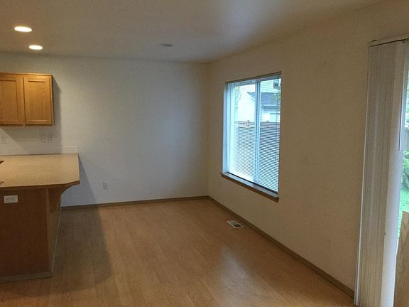 4th image of 18022 31st Ave NE