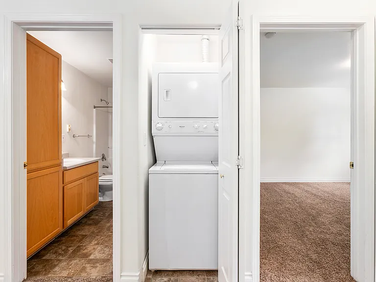 Rock Springs Apartments — Photo 16