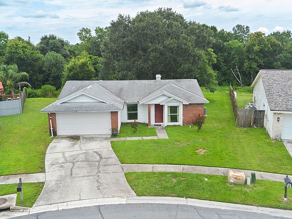 3rd image of 629 Stillview Cir