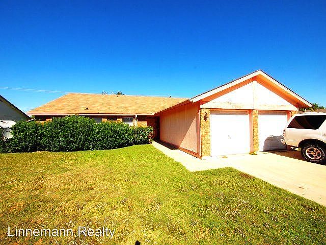1st image of 2210 Shoemaker Dr