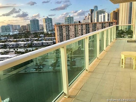 4th image of 100 Bayview Dr APT 1904