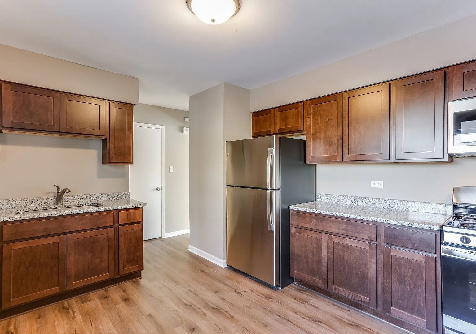 Parkview Apartments (HC3) — Photo 4