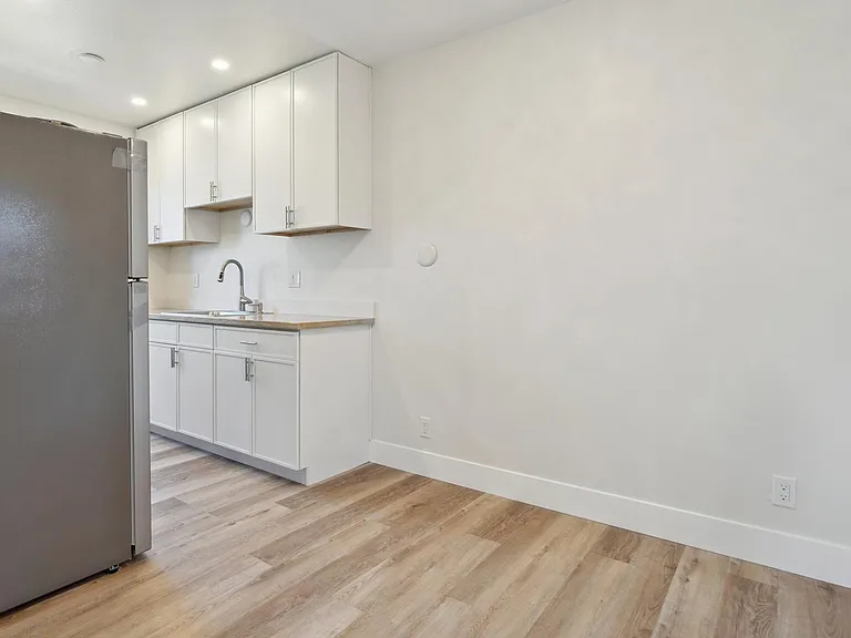 3441 Laguna Ave #2 — Photo 17