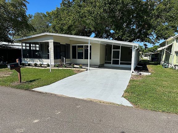 2nd image of 406 Gardenwood Pl