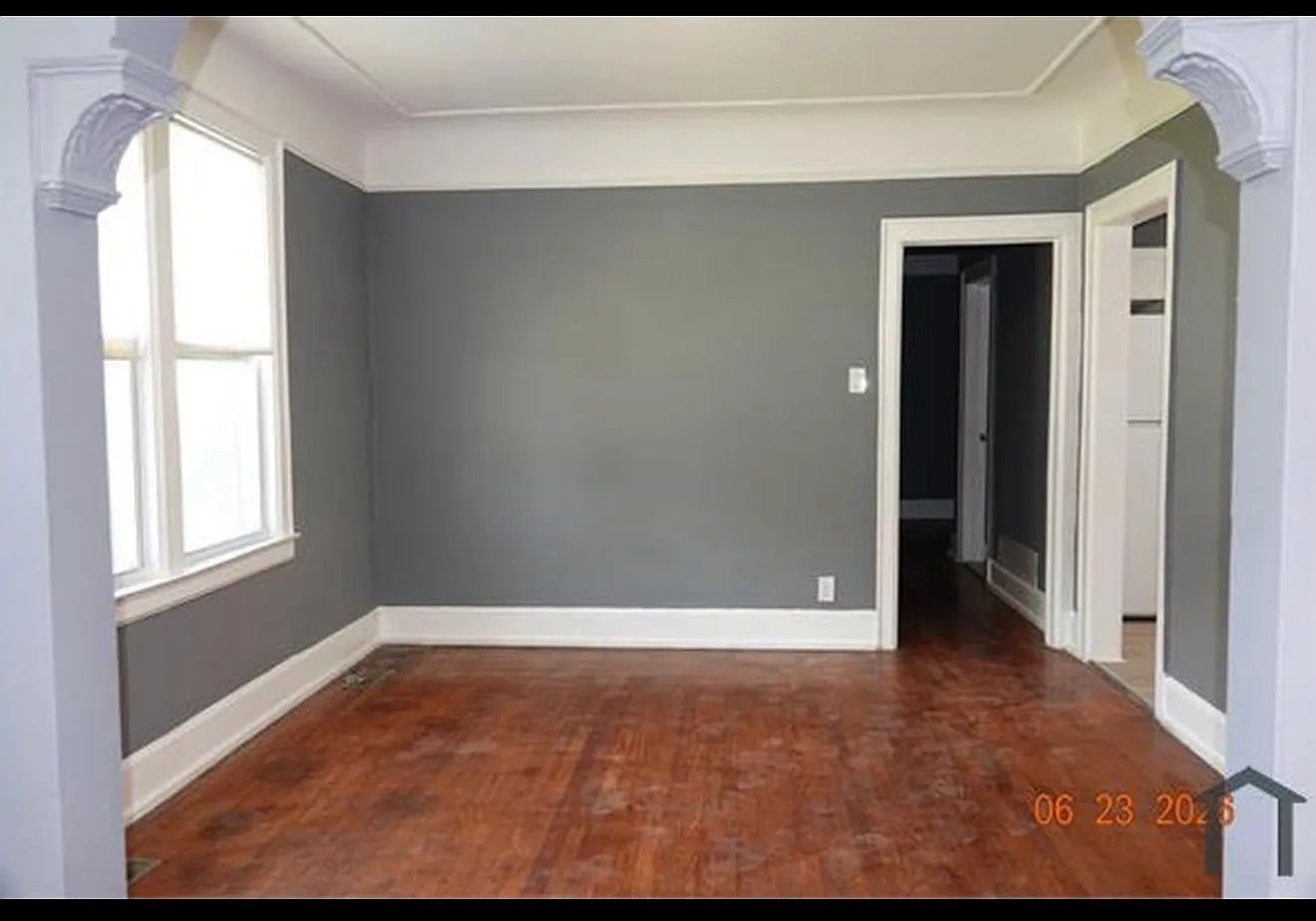 3 bed, 1100 sqft, $1,200 — Photo 2