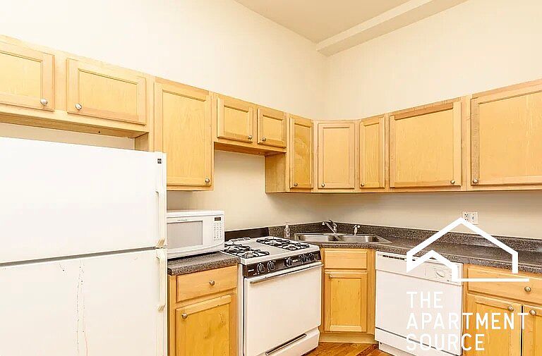 1st image of 1538 N Milwaukee Ave APT 3F