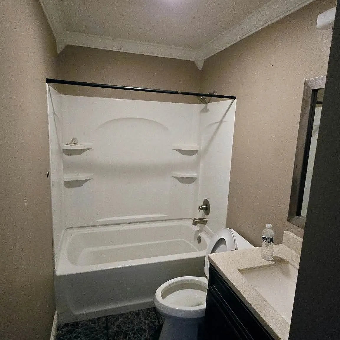 4 bed, 2100 sqft, $2,000 — Photo 3