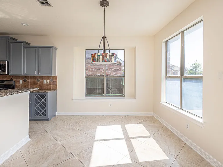 2905 Preston Ln — Photo 29