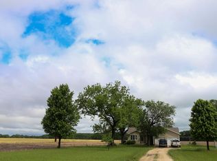 1315 Knox Ln, Manhattan, KS 66502
