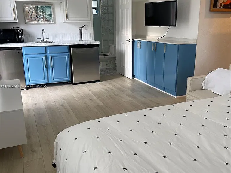 1560 NE 145th St #2 — Photo 8