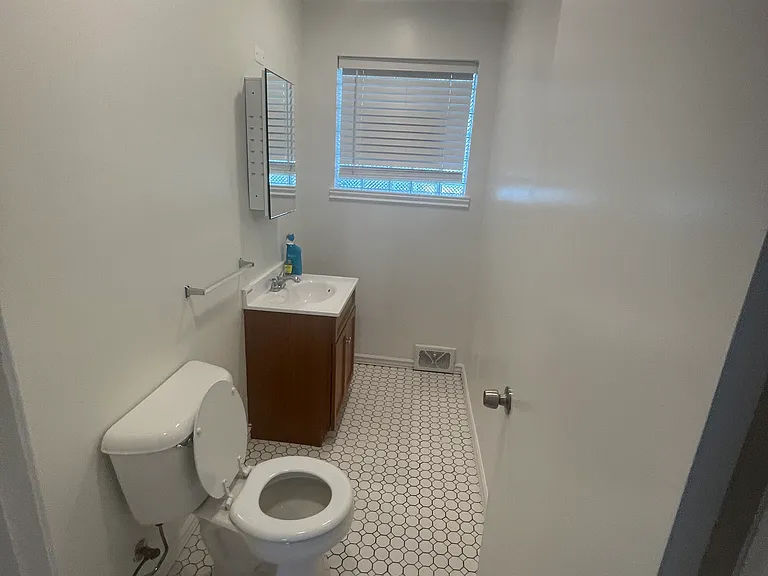 9521 Kildare Ave — Photo 11