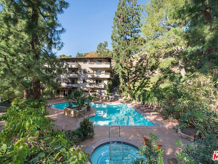2700 Cahuenga Blvd #1203 — Photo 24