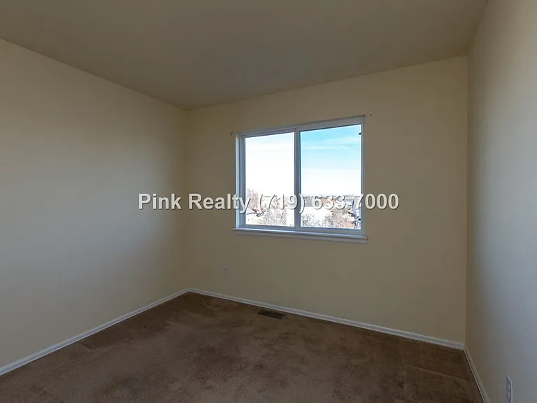 985 Ridgebury Pl — Photo 25