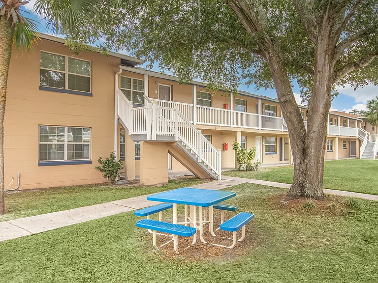 Serenity Apartments — Photo 15