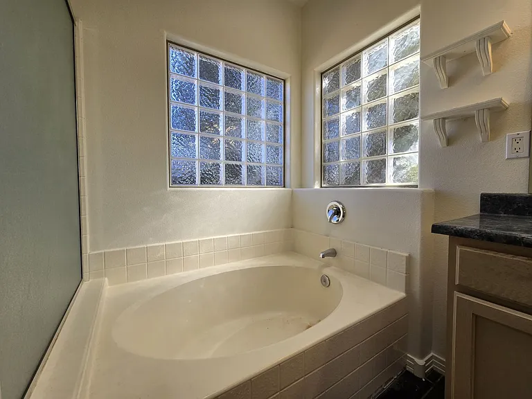 4421 Blue Juniper Loop — Photo 18
