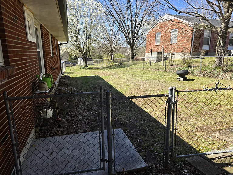 209 Friendship Dr — Photo 14