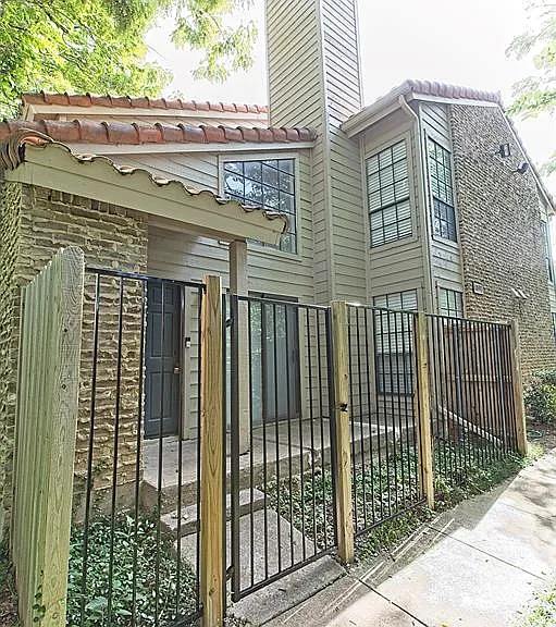 889 Dublin Dr #D — Photo 38