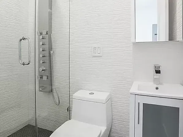 19 Eldridge Street 9 image 3 of 3