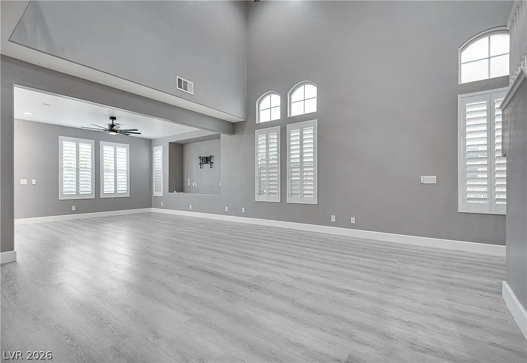 4 bed, 3.0 bath, 2528 sqft, $2,950 — Photo 4