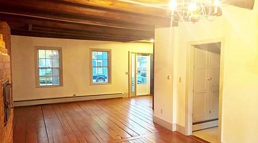 4th image of 17 Munroe St