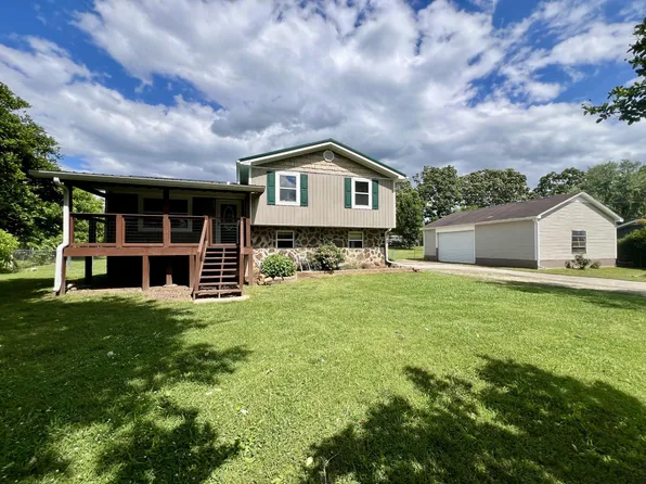 152 Yuchi Dr, Benton, TN 37307