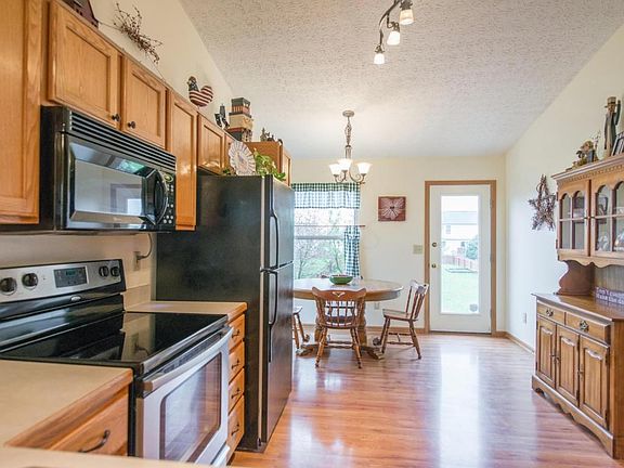 5th image of 2292 Brookbank Dr