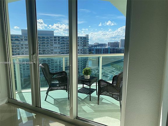 5th image of 3801 S Ocean Dr #Penthouse 16s
