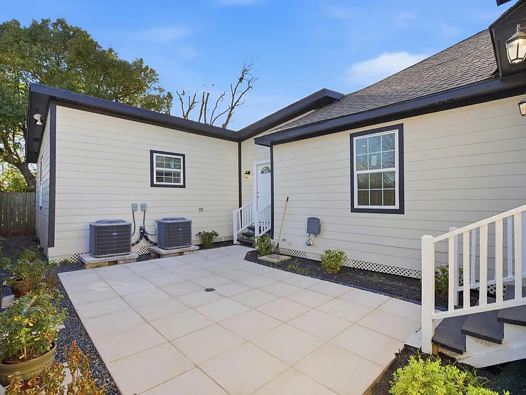 3911 Fulton St — Photo 36